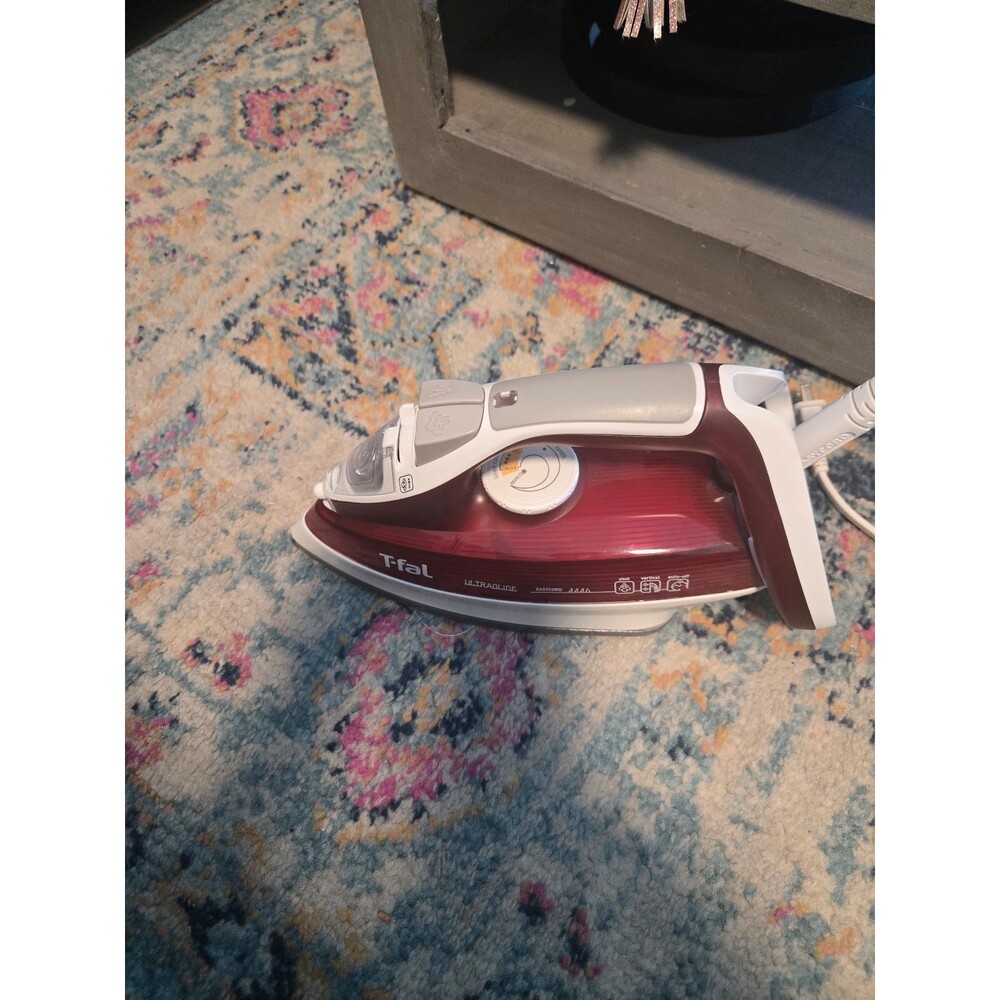 T-Fal Iron - Picture 1 of 5